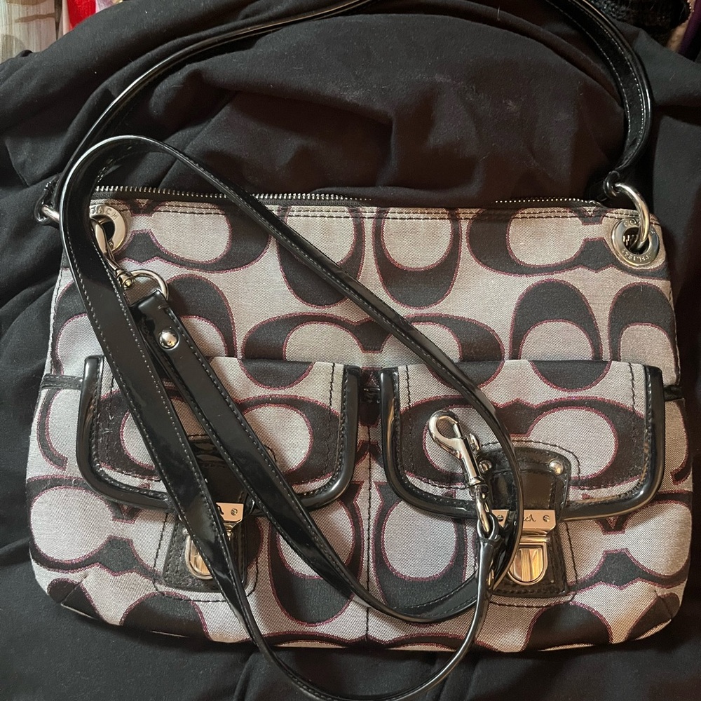NEW MISSING TICKET POPPY METALLIC SIGNATURE SATEEN HIPPIE (COACH F18980)